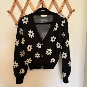 Kohl’s Black and White Flower Button Up Cardigan